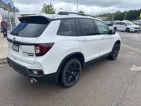 Used 2024 Honda Passport Black Edition image 3