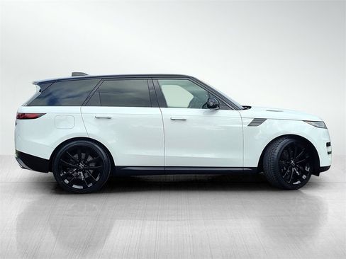 Used 2023 Land Rover Range Rover Sport SE image 3