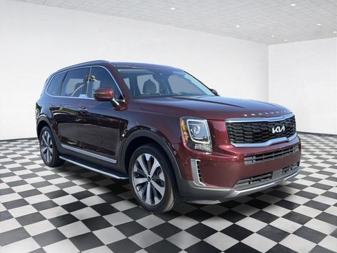 Used 2022 Kia Telluride S FWD image 3
