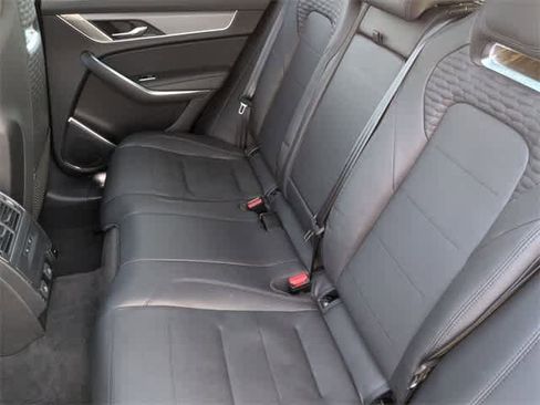 Used 2024 Jaguar F-PACE SVR image 19