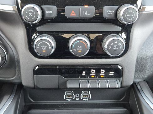 New 2026 RAM 1500 Express AWD/4WD image 15