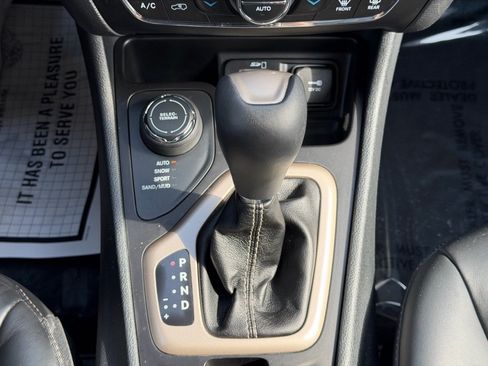 Used 2016 Jeep Cherokee Limited AWD/4WD image 15