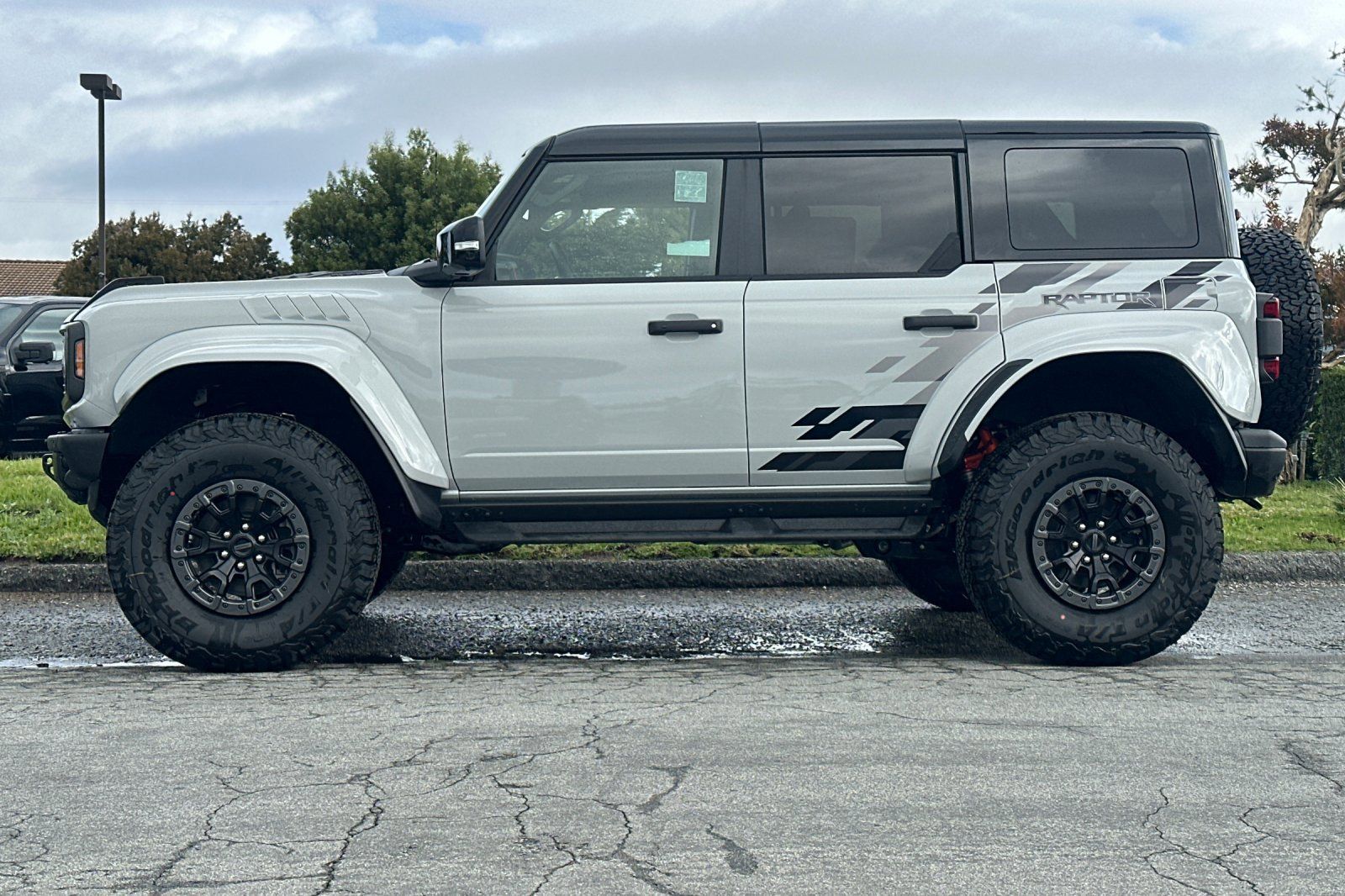 New 2026 Ford Bronco Raptor AWD/4WD image 2