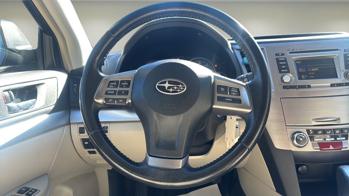Used 2014 Subaru Outback 2.5i Premium w/ Moonroof Package AWD/4WD image 12