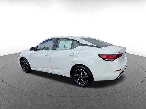 Used 2025 Nissan Sentra SV image 10