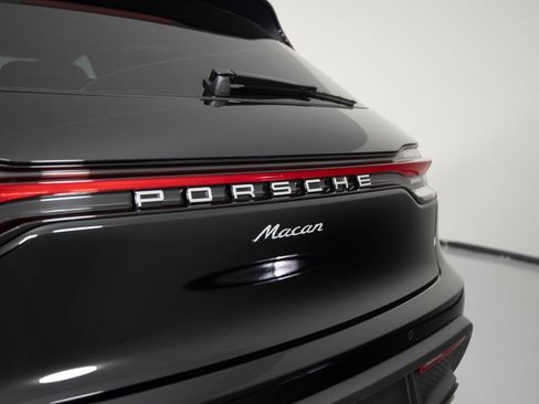 Certified 2026 Porsche Macan AWD/4WD image 42