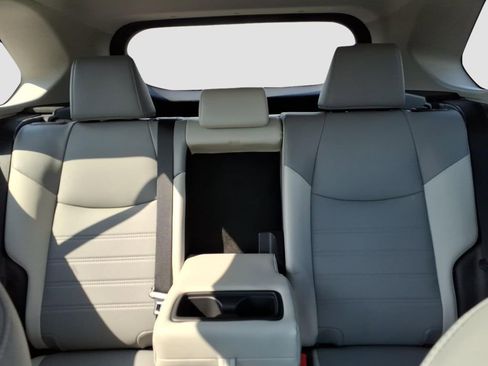 Used 2023 Toyota RAV4 XLE Premium image 18