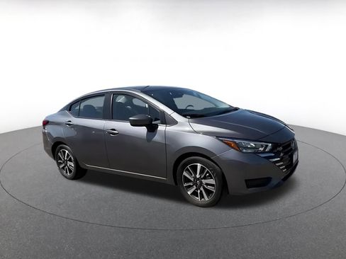 Used 2025 Nissan Versa SV image 2