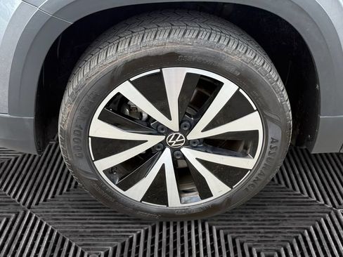 Used 2024 Volkswagen Taos SE FWD image 14