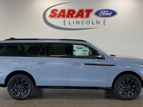 New 2025 Lincoln Navigator L Reserve w/ Jet Appearance Package image 1