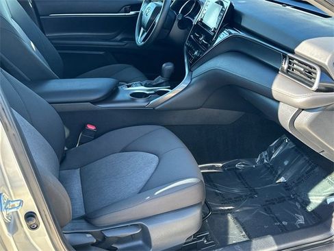 Used 2021 Toyota Camry LE image 8