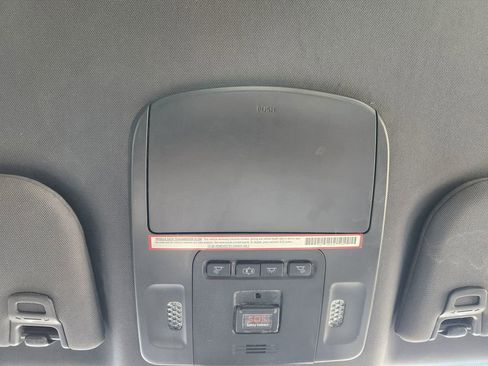 Used 2020 Toyota Avalon XLE image 19