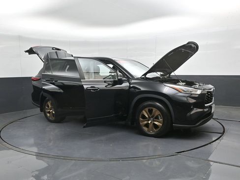 Used 2023 Toyota Highlander Bronze Edition image 51