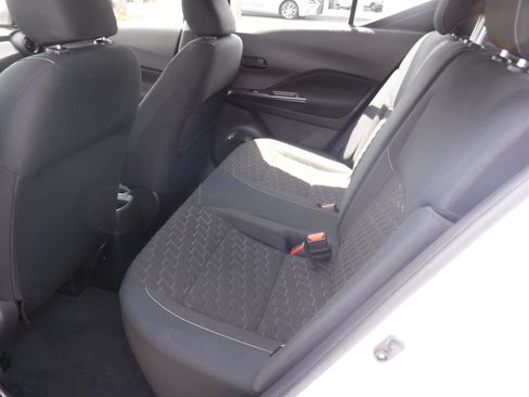 Used 2022 Nissan Kicks S FWD image 8