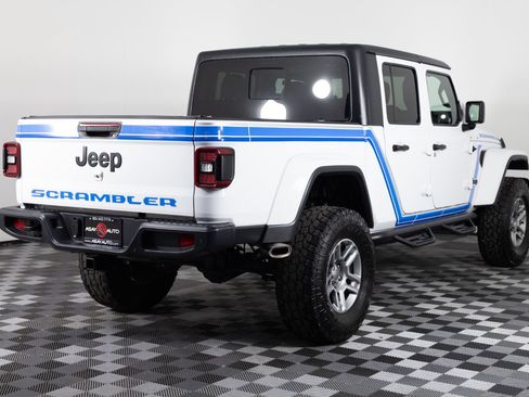 Used 2021 Jeep Gladiator Sport AWD/4WD image 7