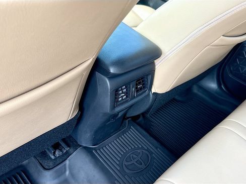 Used 2025 Toyota RAV4 LE FWD image 28