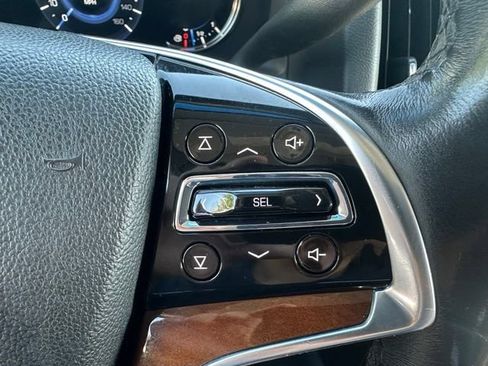 Used 2018 Cadillac Escalade Luxury AWD/4WD image 16