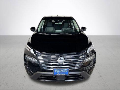 Used 2024 Nissan Rogue SV image 3