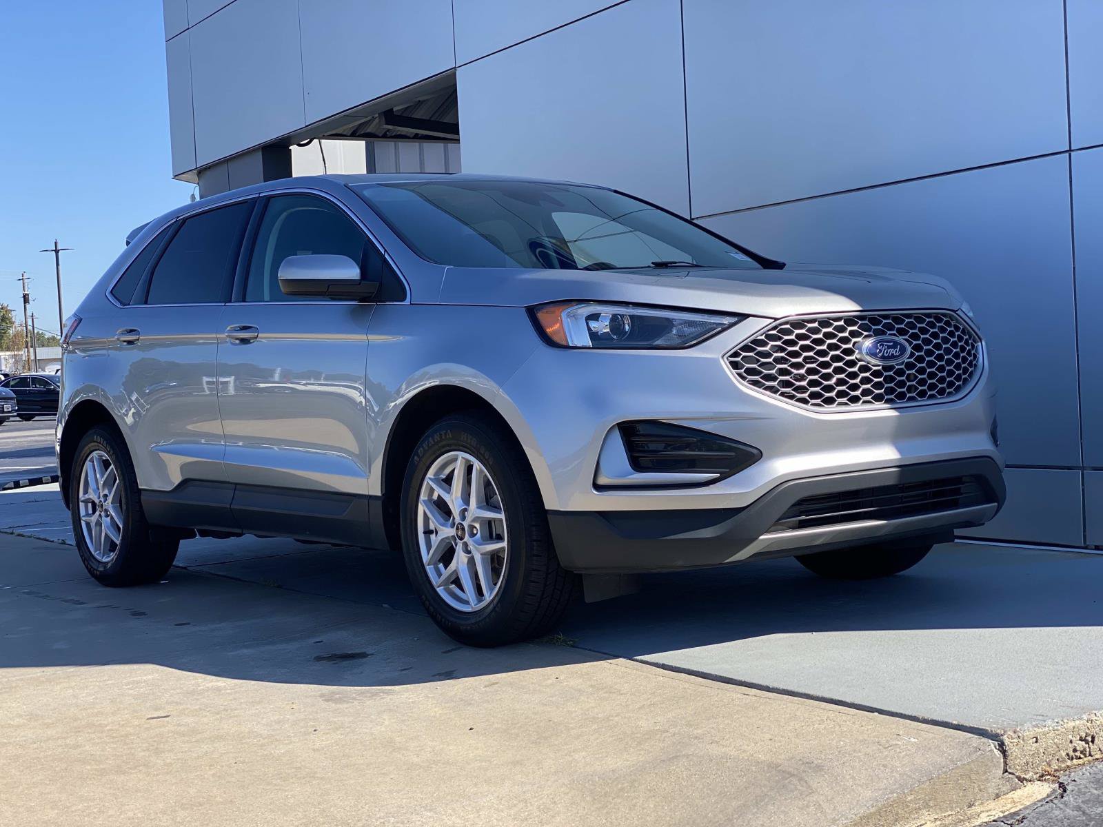 Used 2024 Ford Edge SEL AWD/4WD image 2