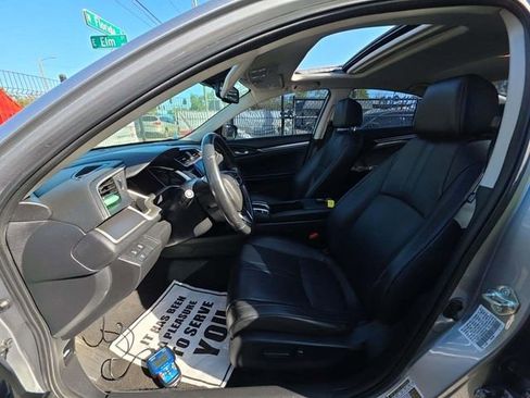 Used 2017 Honda Civic Touring image 6