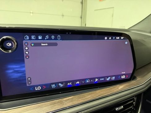 Certified 2026 Chevrolet Suburban Premier AWD/4WD image 23