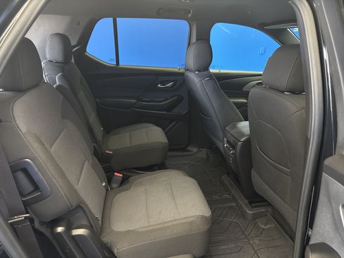 Used 2023 Chevrolet Traverse LT FWD image 26