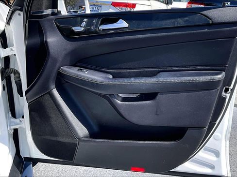 Used 2019 Mercedes-Benz GLE 400 4MATIC image 23