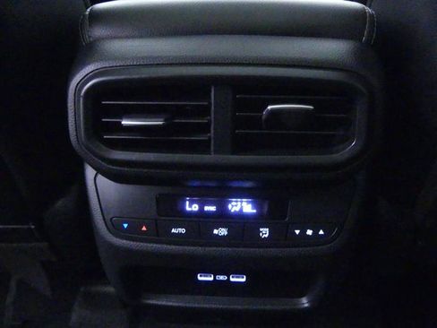 Used 2023 Honda Pilot Touring image 23