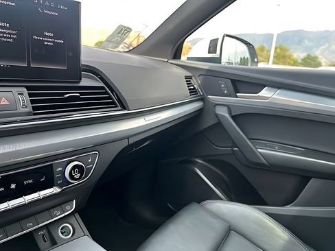 Used 2025 Audi Q5 2.0T Premium AWD/4WD image 37