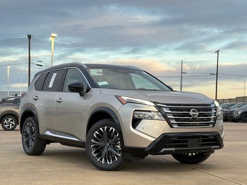 New 2026 Nissan Rogue Platinum image 2