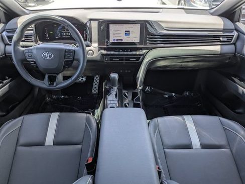 Used 2025 Toyota Camry SE FWD image 14