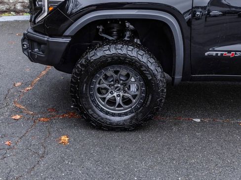 Used 2025 GMC Sierra 1500 AT4X image 12