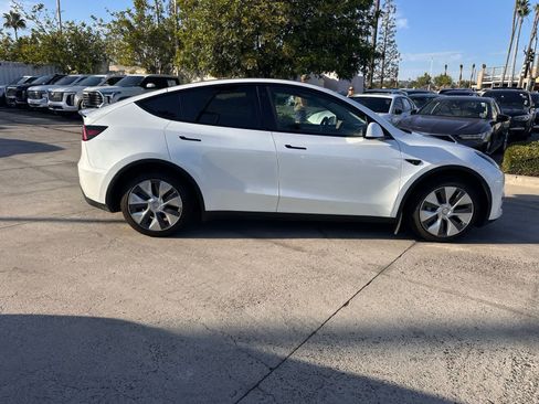 Used 2023 Tesla Model Y Long Range AWD/4WD image 6