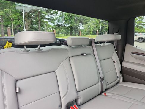 Certified 2023 GMC Sierra 1500 SLT w/ SLT Premium Package AWD/4WD image 10