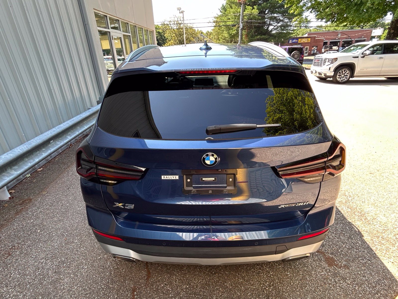 Used 2022 BMW X3 xDrive30i w/ Convenience Package AWD/4WD image 6