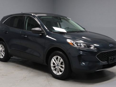 Certified 2022 Ford Escape SE w/ Cold Weather Package image 1