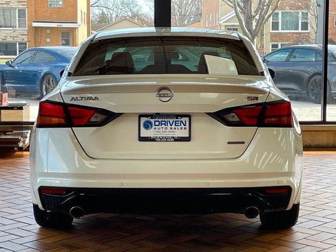 Used 2024 Nissan Altima 2.0 SR image 9