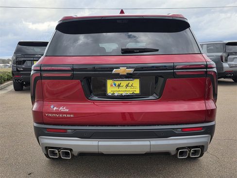 New 2026 Chevrolet Traverse LT w/ Driver Confidence Package image 6
