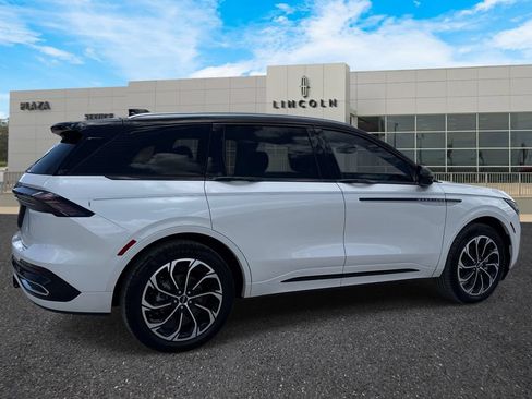 New 2026 Lincoln Nautilus Reserve AWD/4WD image 3