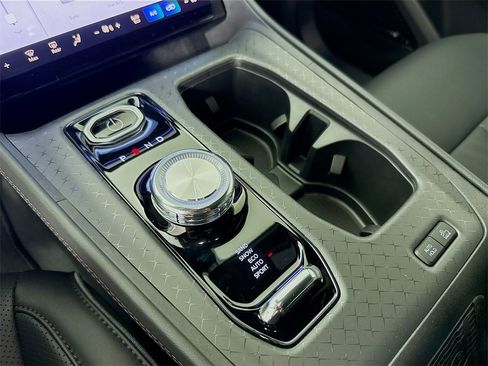 Used 2025 Jeep Wagoneer S Limited image 18