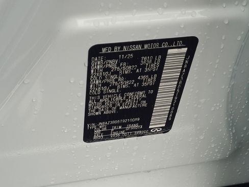 New 2026 INFINITI QX80 Luxe image 23