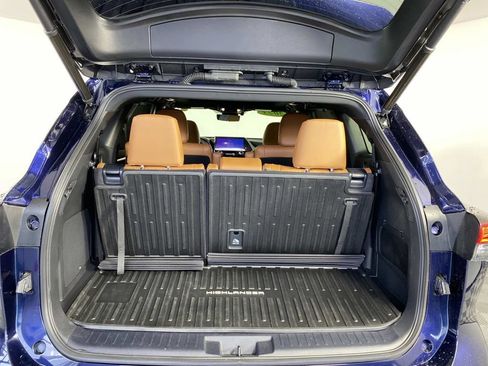 Used 2023 Toyota Highlander Platinum AWD/4WD image 8