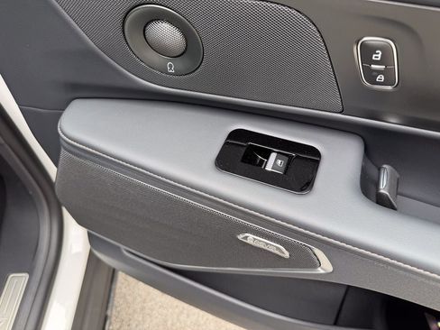 New 2026 Lincoln Nautilus Reserve w/ Jet Appearance Package image 32