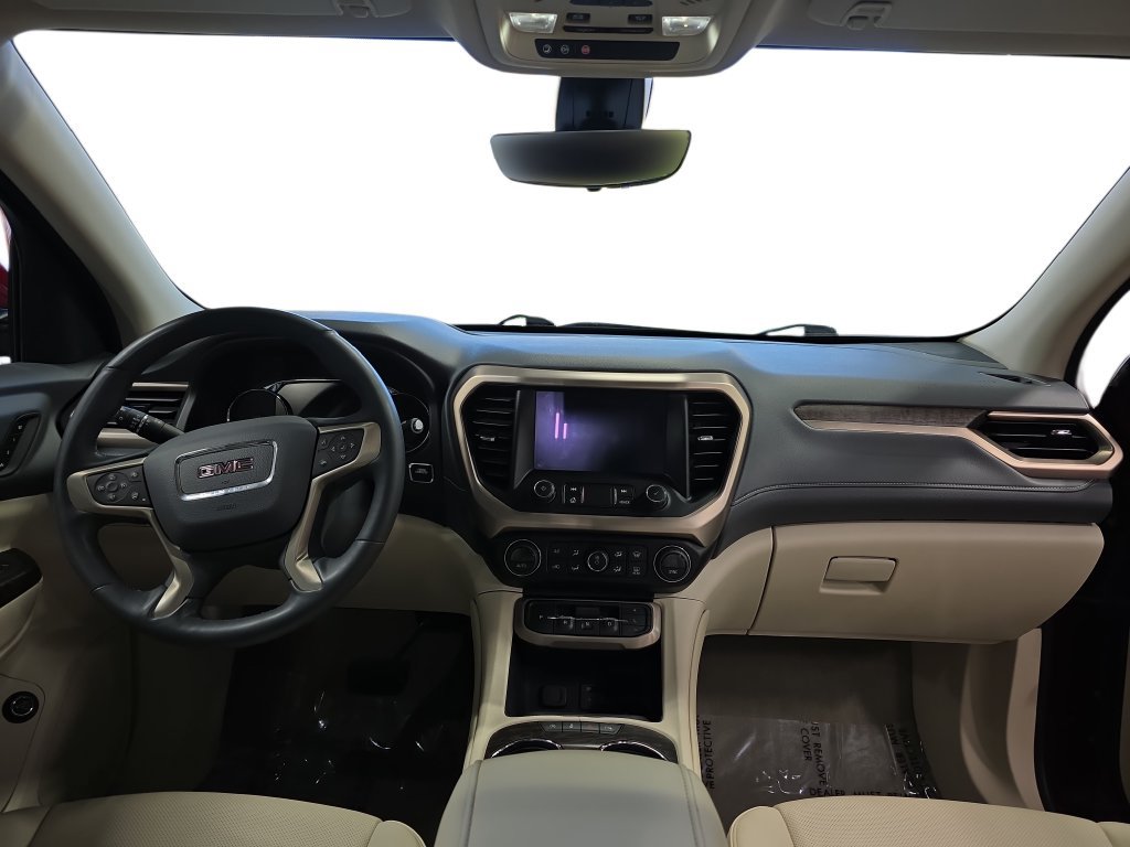 Used 2023 GMC Acadia Denali w/ Denali Ultimate Package AWD/4WD image 11