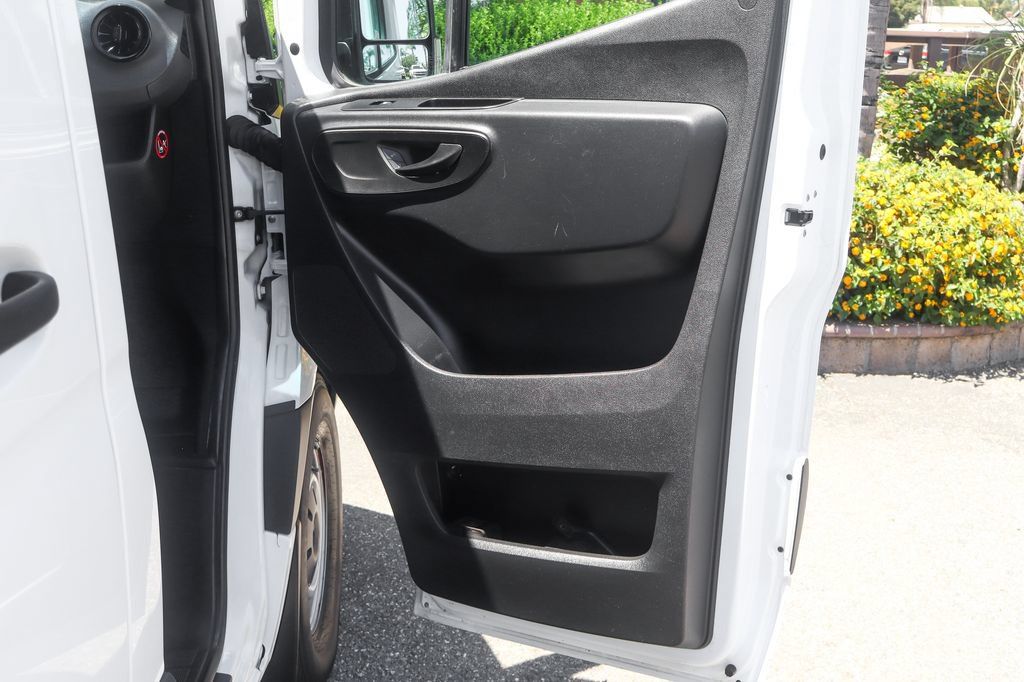 Used 2020 Mercedes-Benz Sprinter 2500 image 38