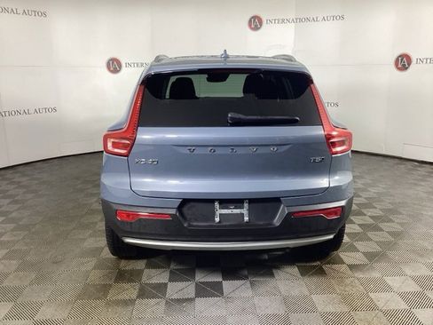 Used 2022 Volvo XC40 T5 Inscription w/ Climate Package image 5
