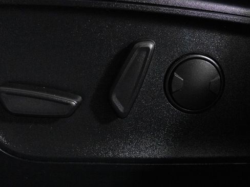 Used 2020 Ford Escape SE Sport image 21