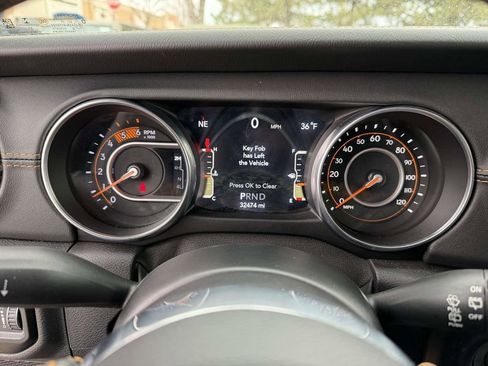 Used 2021 Jeep Wrangler Unlimited Sahara image 30