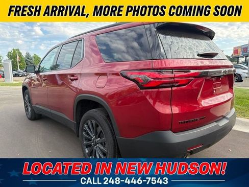 Used 2023 Chevrolet Traverse RS AWD/4WD image 2