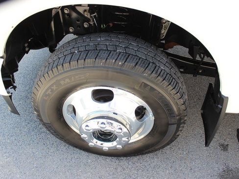 Used 2025 Ford F350 Platinum w/ Platinum Plus Package AWD/4WD image 13